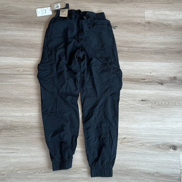 MEN'S NIKE TECH WOVEN CARGO PANTS - Picture 12 of 12